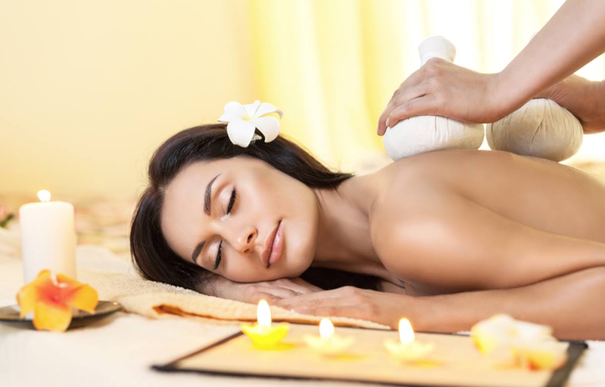 Kräuterstempel Massage bei MeeDee Thaimassage in Bad Aibling